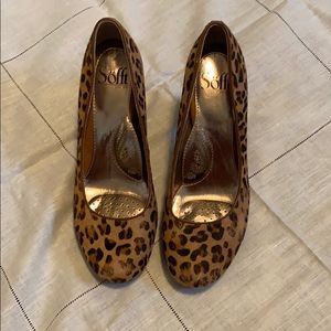Sofft leopard horse hair pumps
